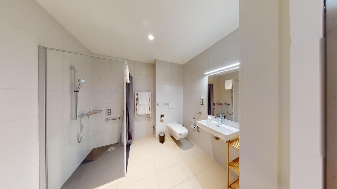 Alp Art Hotel Monthey Collombey-Muraz Экстерьер фото