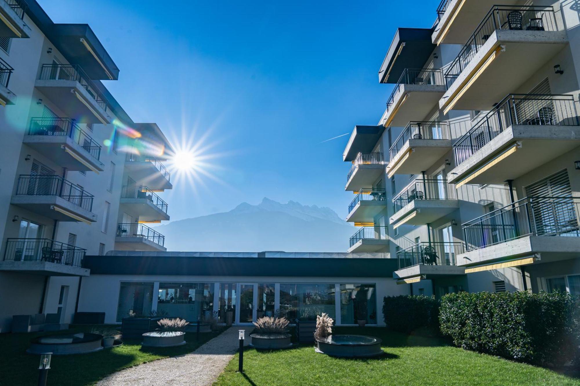 Alp Art Hotel Monthey Collombey-Muraz Экстерьер фото