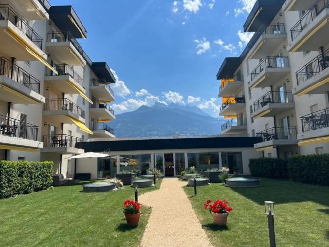 Alp Art Hotel Monthey Collombey-Muraz Экстерьер фото