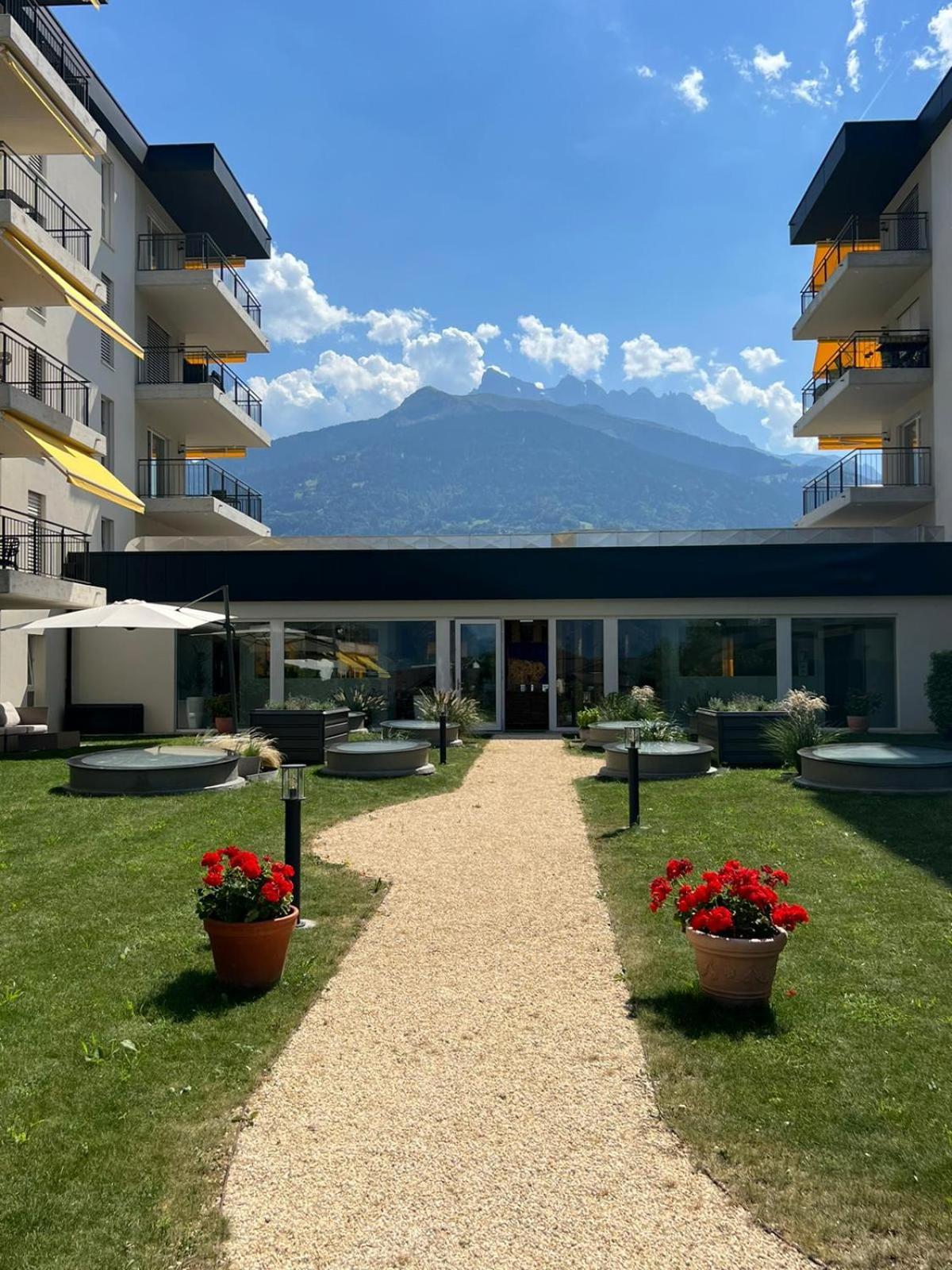 Alp Art Hotel Monthey Collombey-Muraz Экстерьер фото